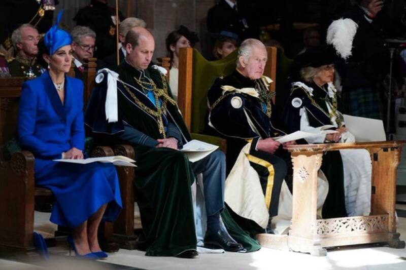 La princesa de Gales honro a la reina Isabel con sus aretes.