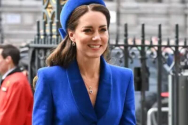 Kate Middleton mostró cómo renovar un look con sus accesorios - Créditos: Archivo