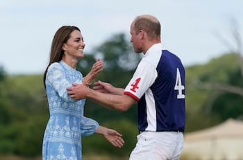 Kate Middleton y el príncipe William protagonizan romántico momento en un partido de polo