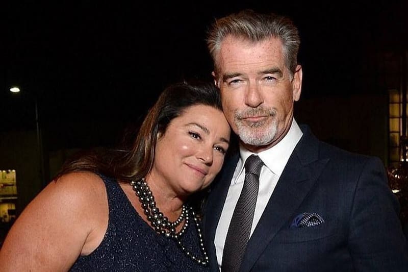 Keely Shaye Smith  Keely y Pierce Brosnan se casaron en agosto de 2001 en Irlanda, país natal del actor. - Créditos: Internet