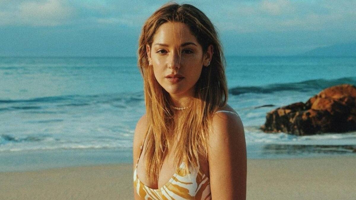 Con maquillaje en tonos metálicos: Así fue el tercer look que lució Kel Calderón en Lollapalooza 2023