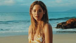 Con maquillaje en tonos metálicos: Así fue el tercer look que lució Kel Calderón en Lollapalooza 2023