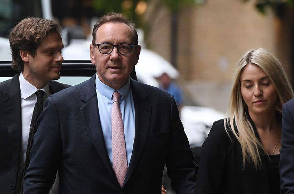 Kevin Spacey comienza juicio en Londres por delitos de agresión sexual