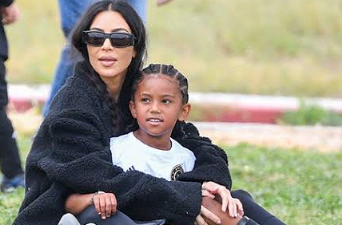 Kim Kardashian capta la eufórica reacción de su hijo Saint West al conocer a Lionel Messi en París