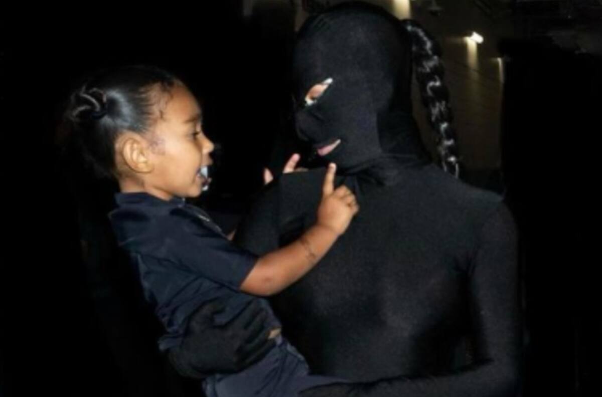 Así lucieron Kim Kardashian y sus hijos en la presentación de Kanye West