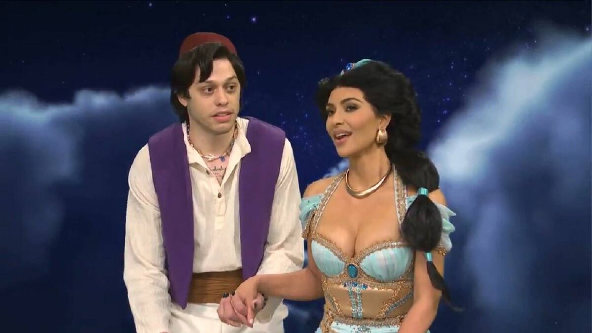 Kim Kardashian y Pete Davidson Kim Kardashian y Pete Davidson en "SNL" - Créditos: Reproducción