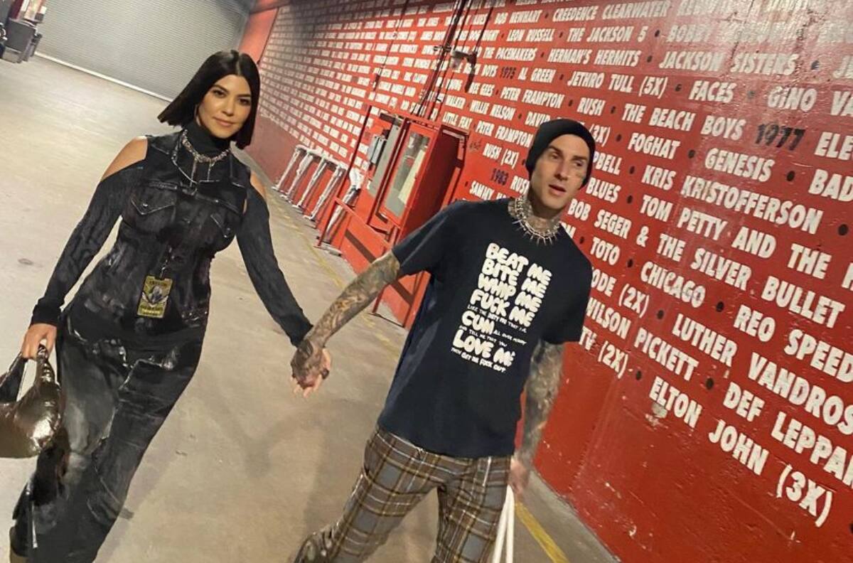 Kourtney Kardashian y Travis Barker le dan la bienvenida a su primer hijo juntos
