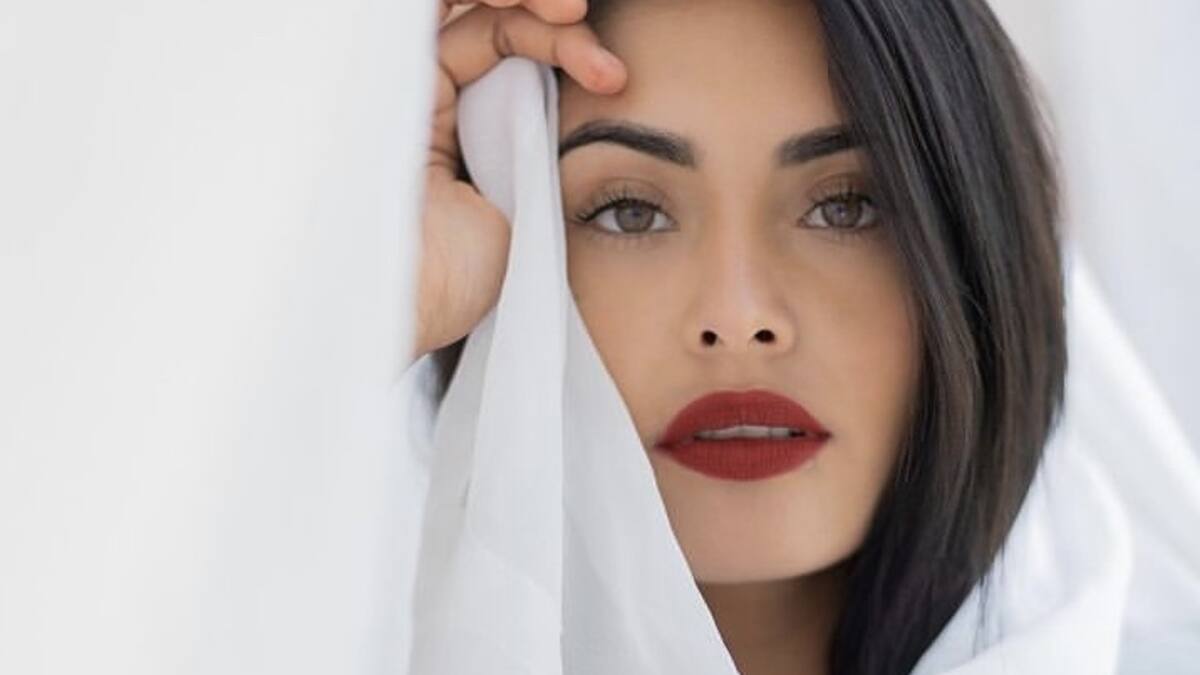 Kristal Silva lució radiante con estos 4 outfits en el día de su boda