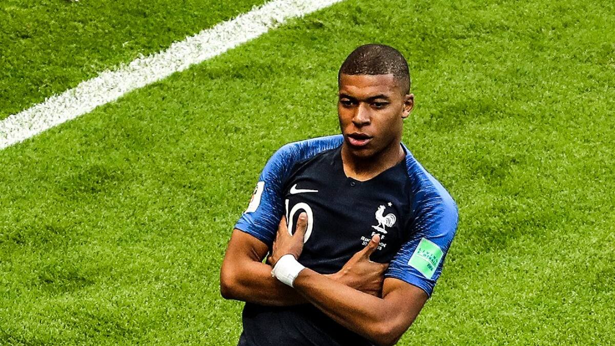 ¿Cuántos planteles de Colo Colo, la U y la UC pueden comprarse con el pase de Kylian Mbappé?