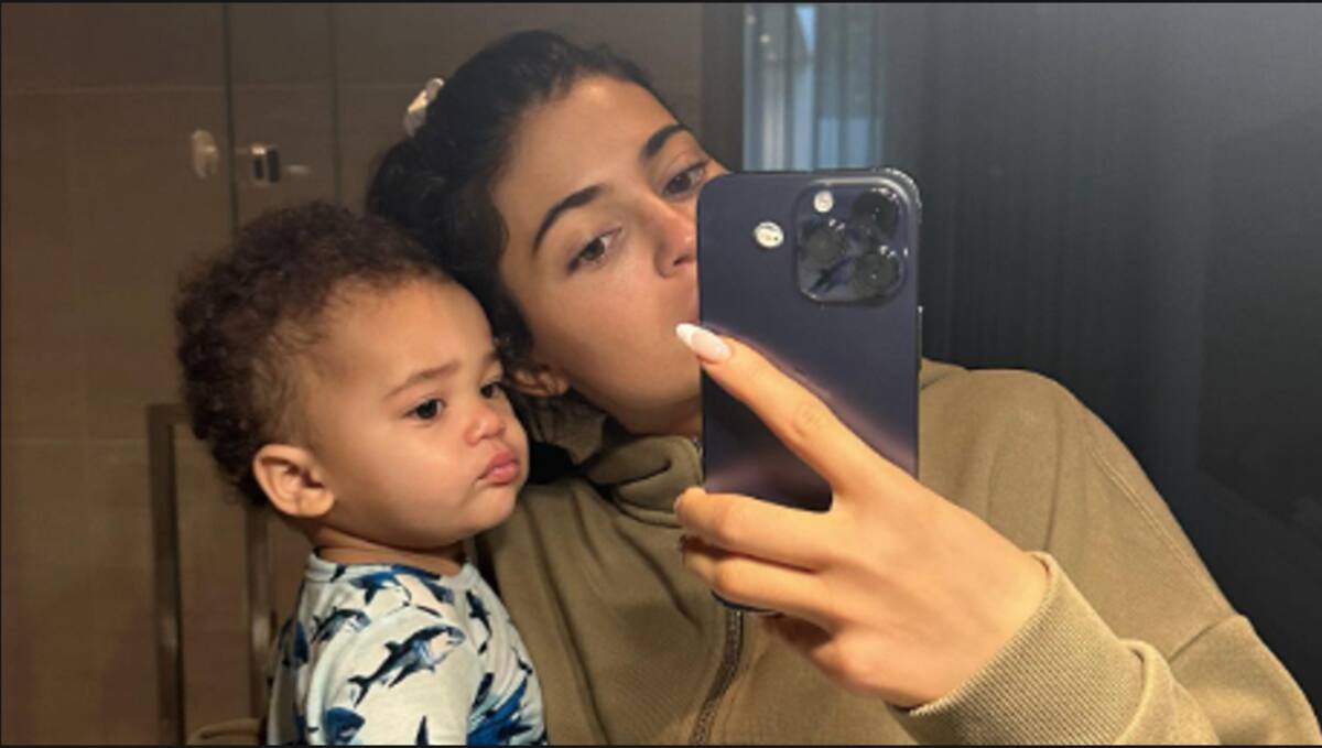 Kylie Jenner y su hijo Aire Kylie Jenner y su hijo Aire - Créditos: Captura de Pantalla