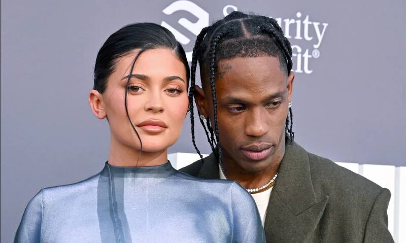 Kylie Jenner y Travis Scott Kylie Jenner y Travis Scott - Créditos: Captura de Pantalla