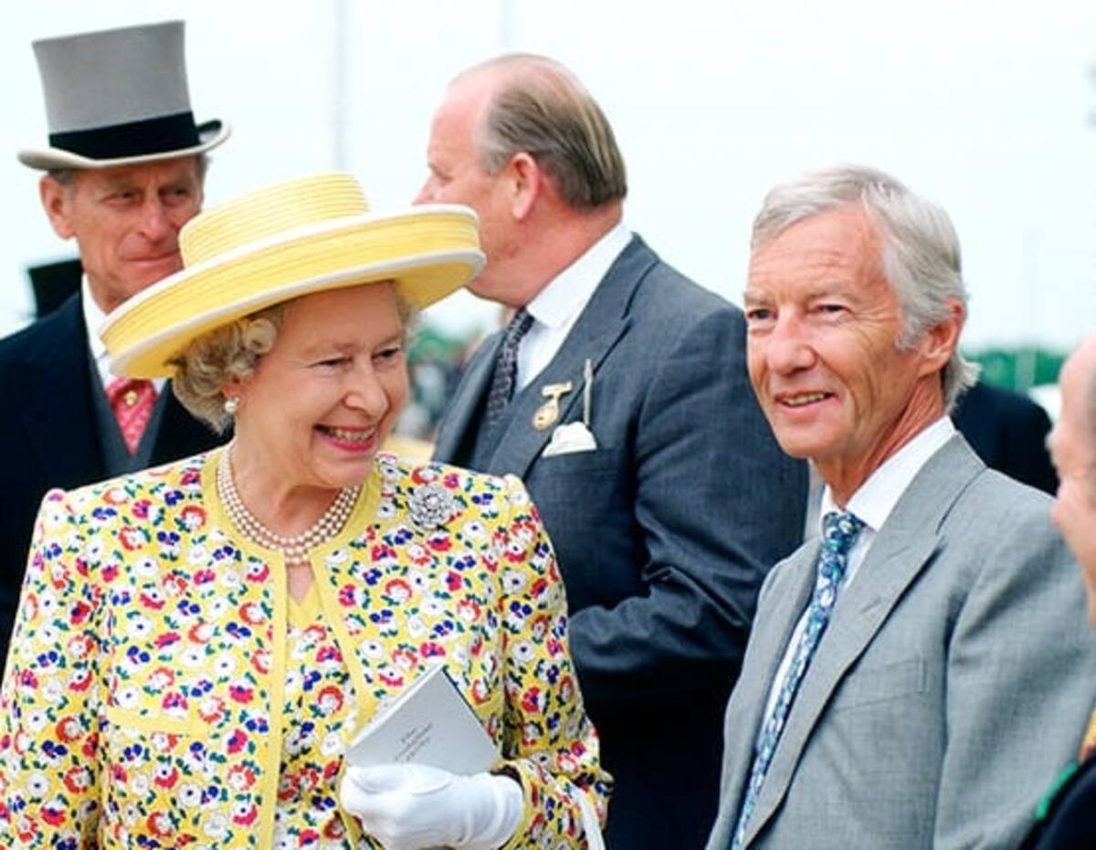 La Reina Isabel II y el prestigioso jockey británico. - Créditos: Hello Magazine