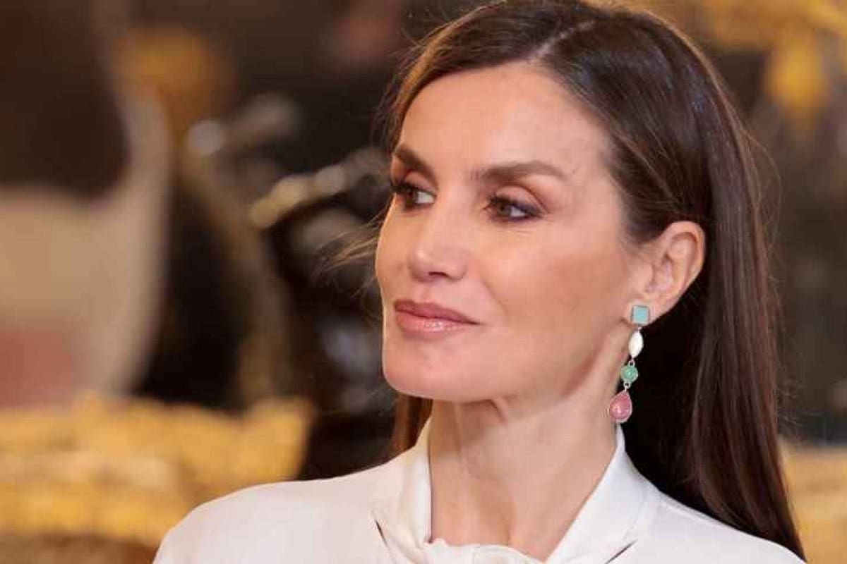 La reina Letizia es sentenciada por su estilista Alberto Cerdán Reina Letizia - Créditos: Internet