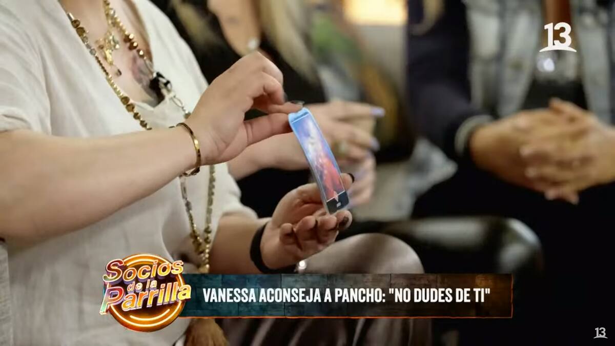 En “Socios de la Parrilla”, las tarotistas le leyeron las cartas al comunicador.