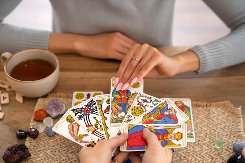 Lectura del Tarot de Marsella para el 10 de octubre | Foto: Freepik