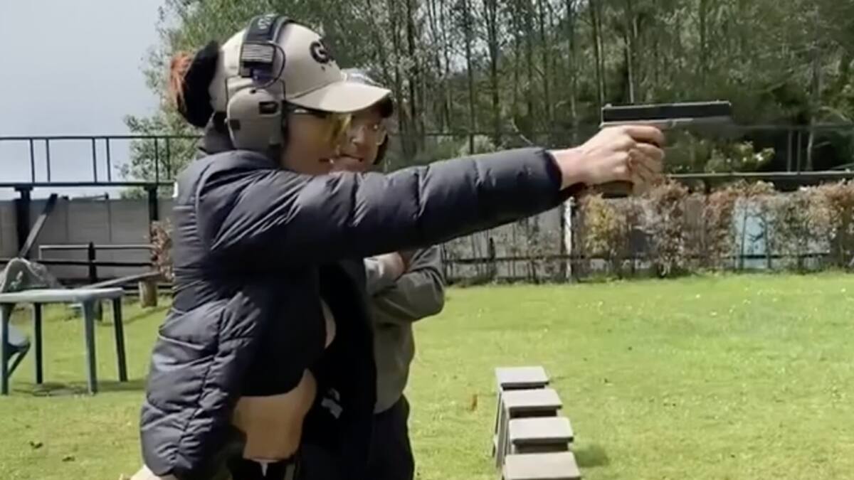 “Donde pongo el ojo, pongo la bala”: Lina Tejeiro genera polémica por nuevo video