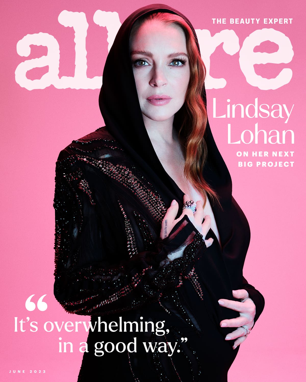 La actriz presume su embarazo en la revista Allure.