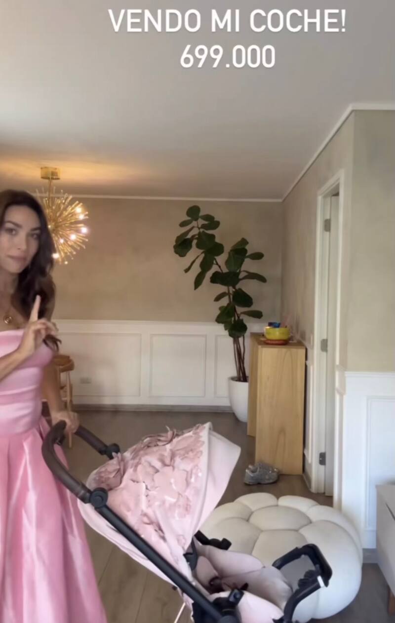 La modelo vendió su coche a casi 700 mil pesos.