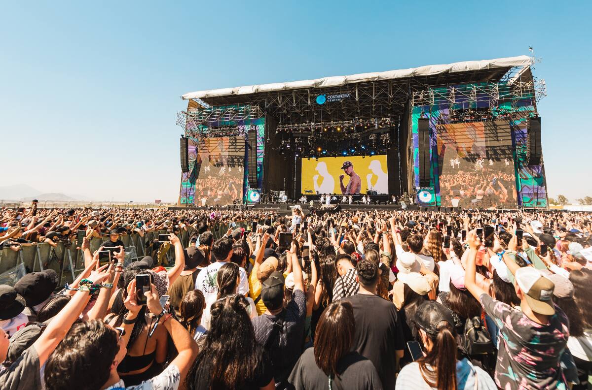 "La más ordinaria de la historia": Furia en redes sociales por problemas en el streaming de Lollapalooza 2023
