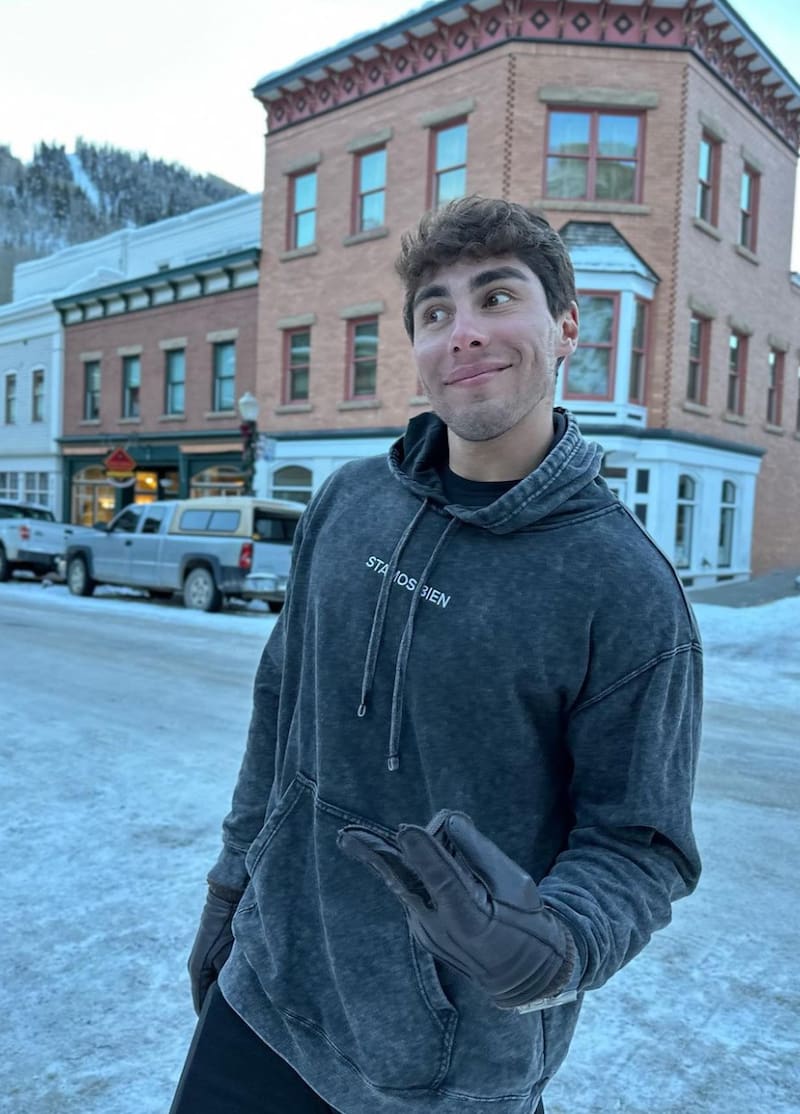 Lorenzo Figueroa, hijo de Chayanne que tiene 26 años.