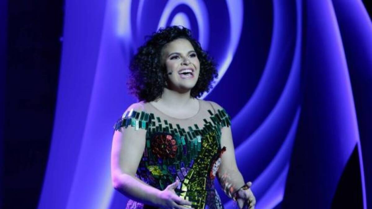 De tal palo tal astilla: Lucerito, hija de Lucero y Mijares, se luce en los escenarios