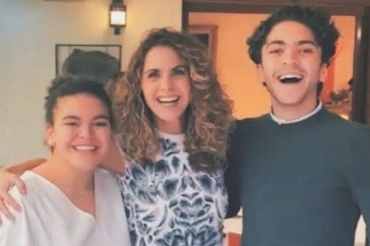 La "Novia de América" y sus hijos Lucerito y José Manuel Mijares