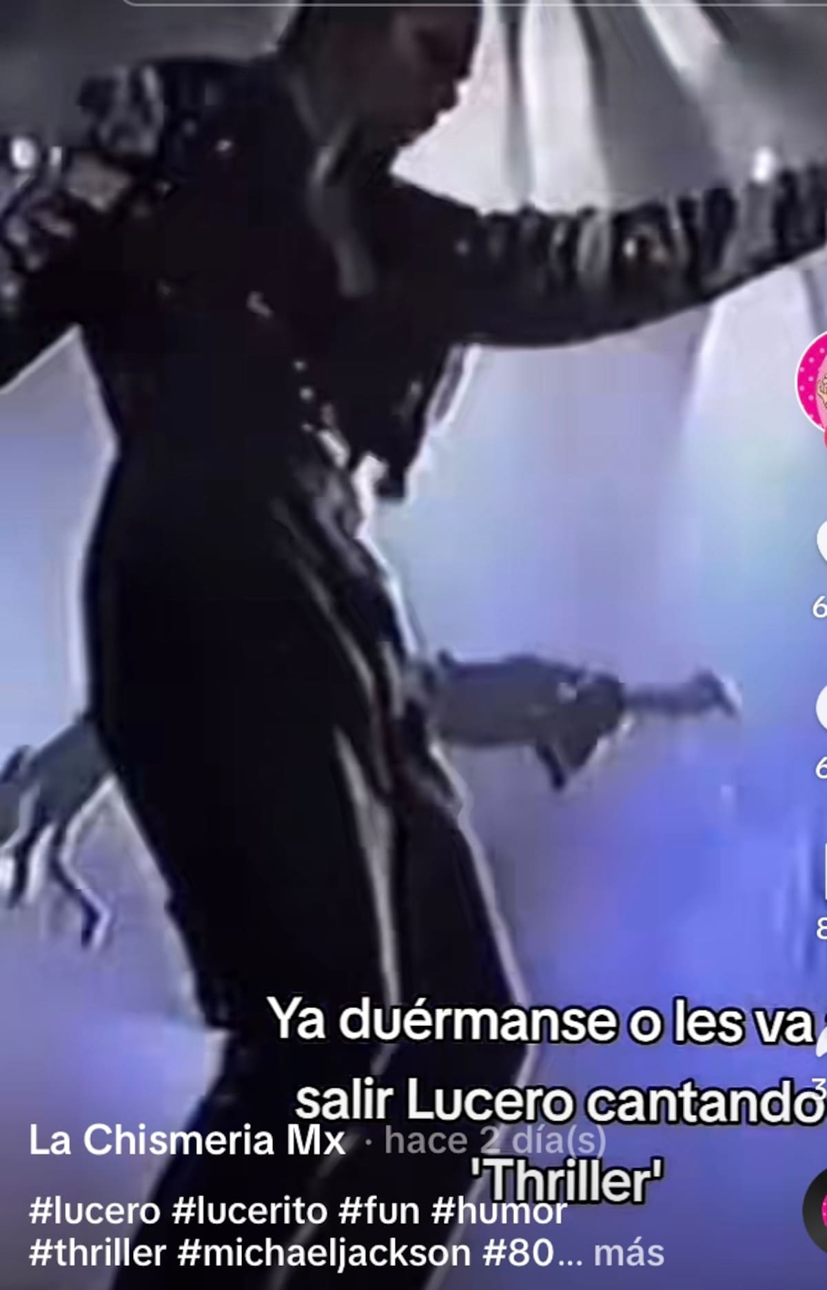 La cantante bailando Thriller