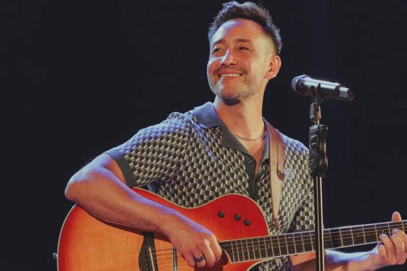 la rompe en las teleseries chilenas con sus exitosas canciones.
