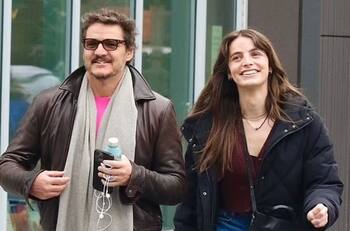 Lux y Pedro Pascal lucen despampanantes con hermosos looks en la Gala de Cine y Arte de Los Ángeles