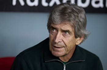 Exjugador del Barcelona le dio con todo a Manuel Pellegrini: “Siempre se queja cuando no gana”
