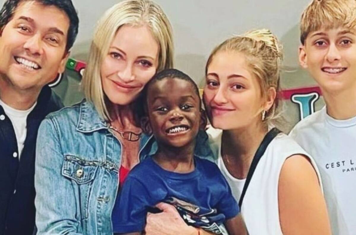 Con cuchuflí y merenguitos: Marcela Vacarezza y Rafael Araneda se lucieron haciendo una fonda en el colegio de su hijo, Benjamín