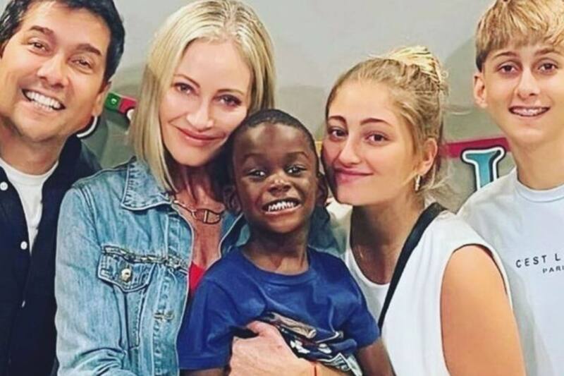 Marcela Vacarezza y Rafael Araneda Así fue el día intercultural en el colegio de Benjamín, hijo de Marcela Vacarezza y Rafael Araneda - Créditos: