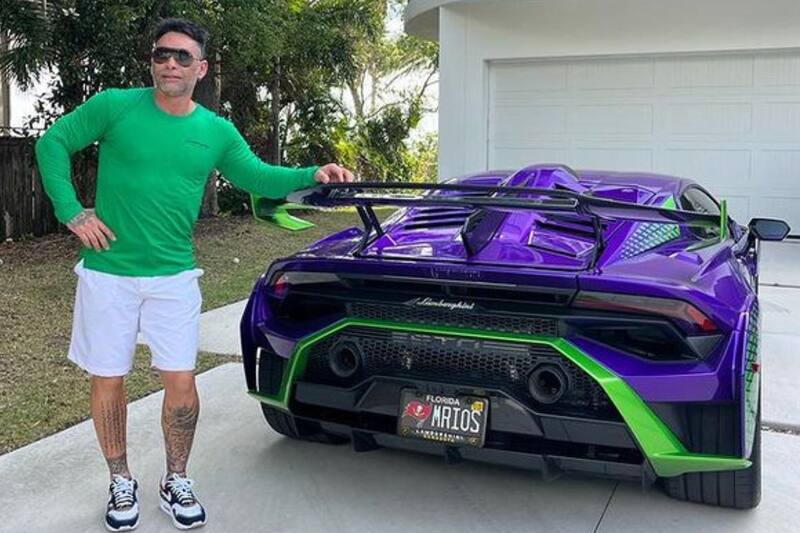 Marcelo Ríos presentó su nuevo y lujoso auto. Créditos: Instagram