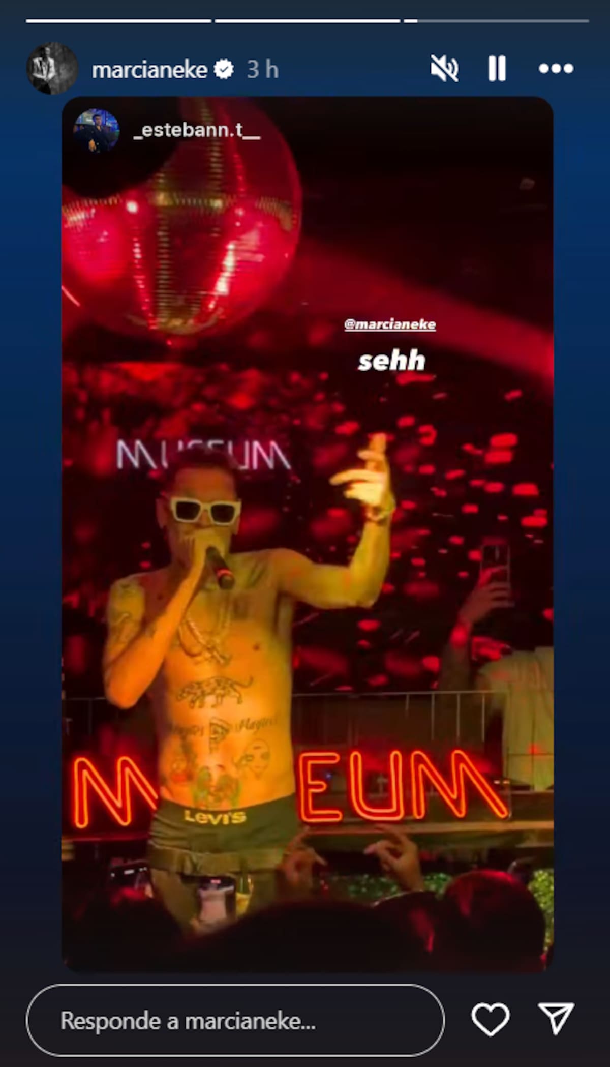 Captura del último show dado por el cantante, justo momentos después de su fractura.