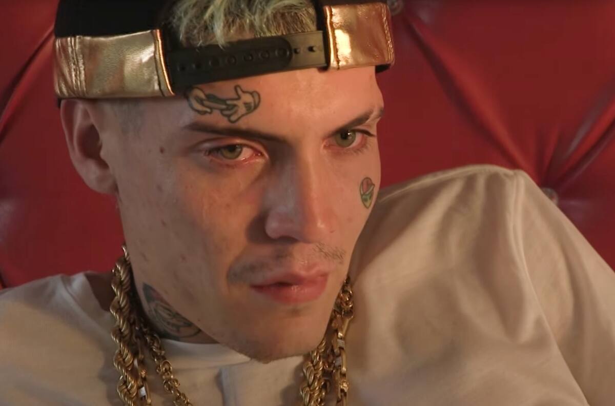 "Tratan de hacernos la vida imposible": Marcianeke denuncia que su madre está siendo víctima de graves amenazas