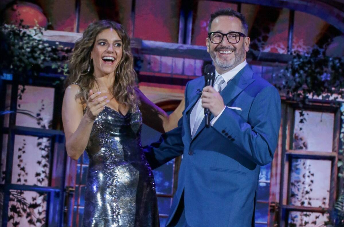 Metalizada y llena de actitud: El electrizante look de María Luisa Godoy en la segunda noche de Olmué 2026