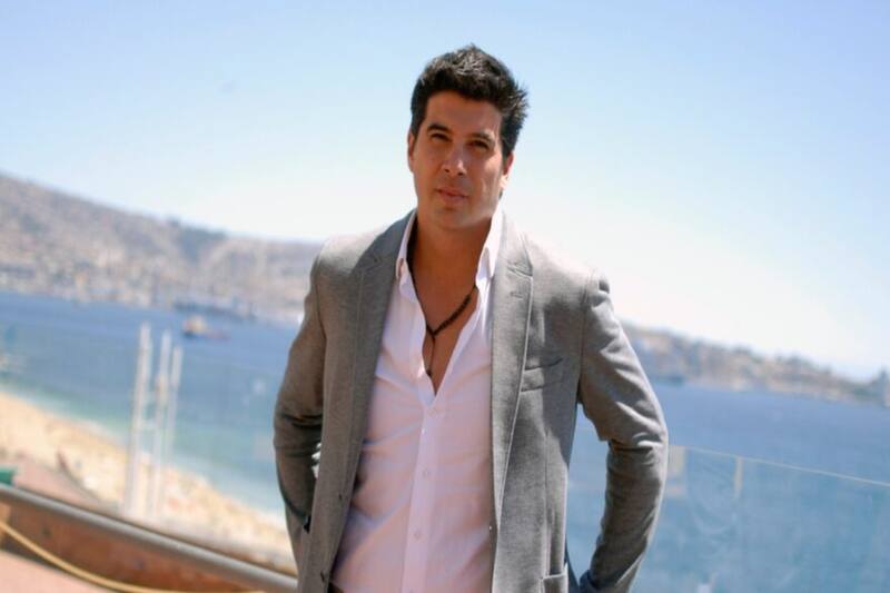 sorprende al hablarle de "mi amor" a una desconocida mujer.