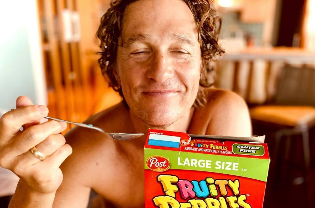 La foto que prueba que Matthew McConaughey le corta el pelo a sus propios hijos