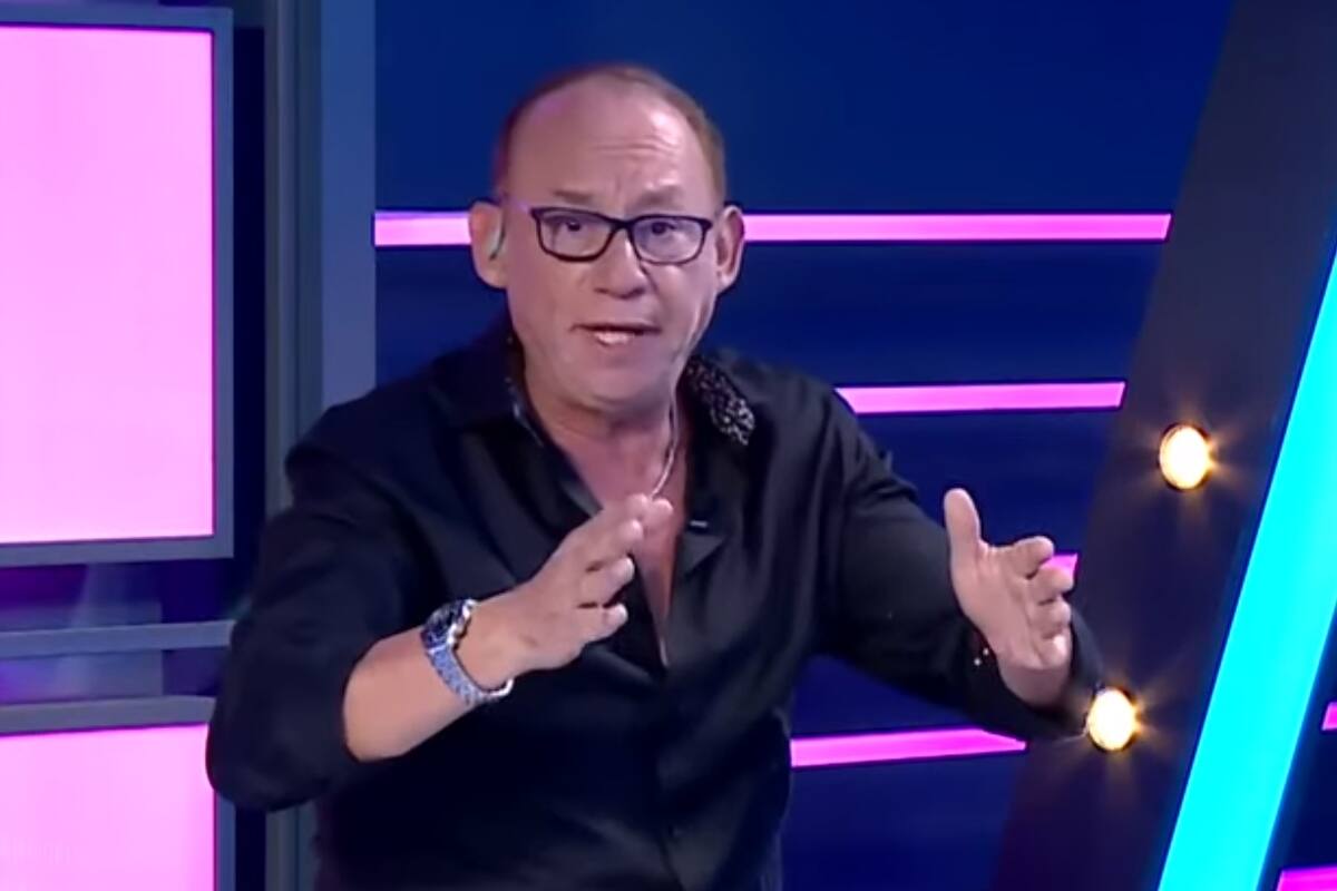 Mauricio Israel El panelista de "Sígueme y te Sigo" recibió un incómodo comentario en vivo - Créditos: Reproducción