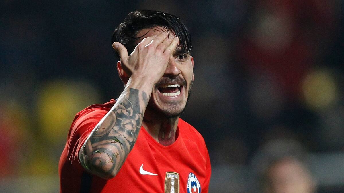 “Olor a envidia”: Diario Olé le respondió con todo a Mauricio Pinilla por criticar a Lionel Messi y Dibu Martínez