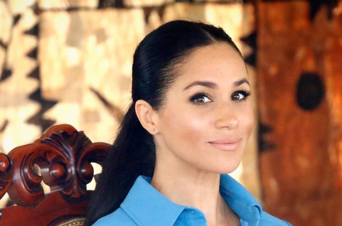 El príncipe Carlos tiene una tierna fotografía junto a Meghan Markle en su casa