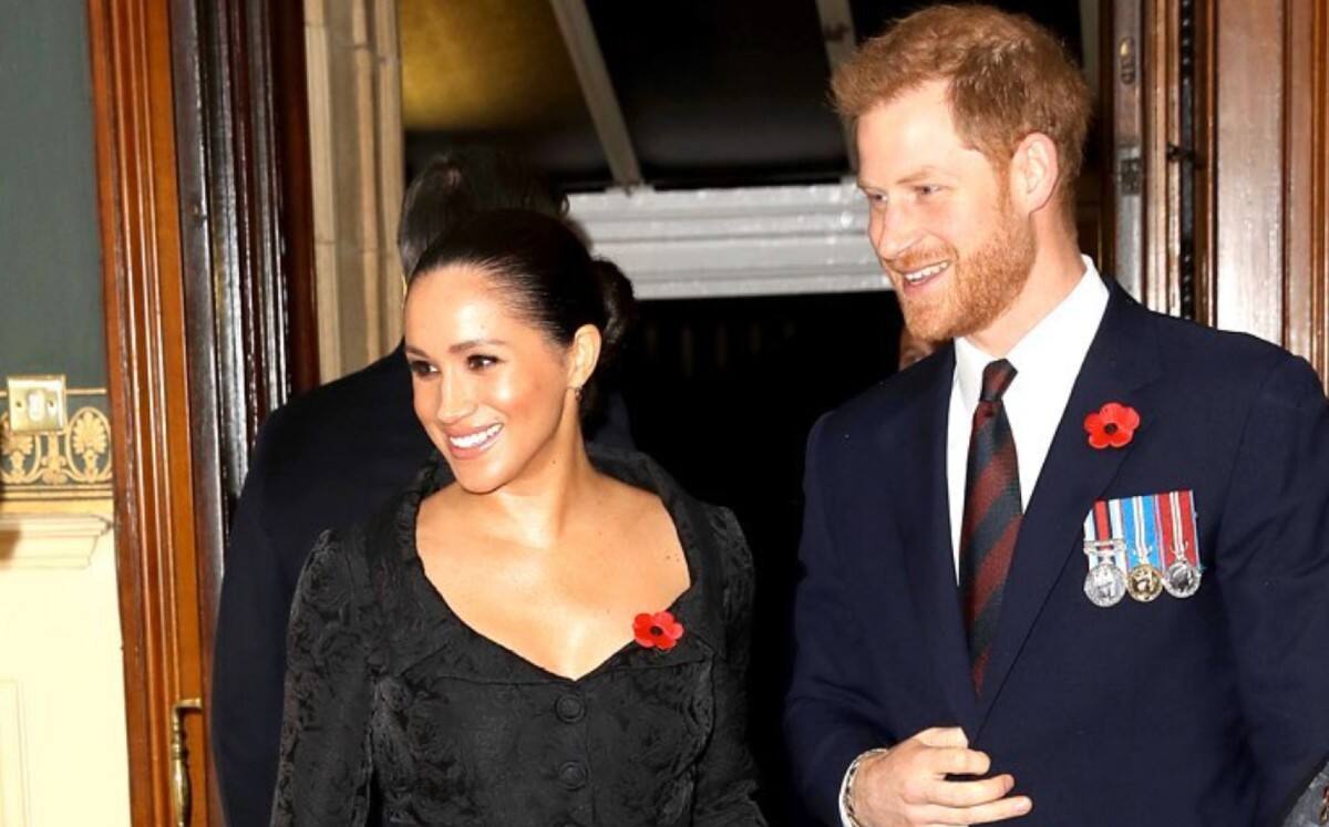 Los duques de Sussex rechazan regalo del rey Carlos para Lilibet por considerarlo extravagante.