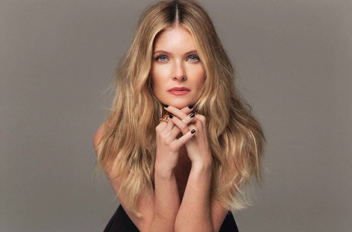 Meghann Fahy, estrella de The White Lotus, podría tener un romance con uno de sus compañeros de reparto