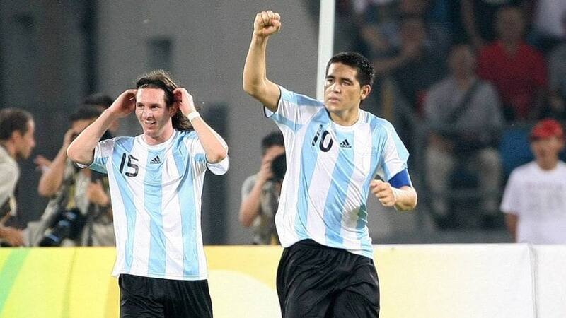 Messi y Riquelme volverán a jugar juntos con la camiseta de la Selección Argentina
