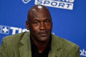 NBA: Michael Jordan vendió sus acciones en Charlotte Hornets por 3.000 millones de dólares