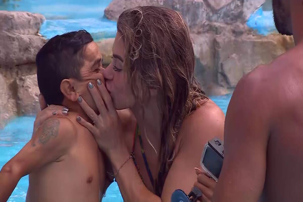 a los besos con la nueva participante