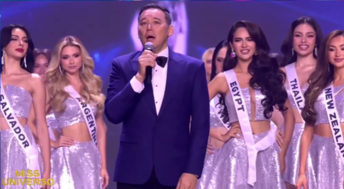 Momento en que Miss Argentina lucía detrás del animador.
