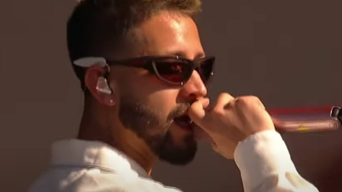 "Me voy a encabronar": Mora tuvo que parar su show en Lollapalooza 2023