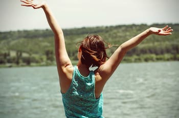 Tres signos zodiacales que fantasean con la vida de soltero el 4 de octubre de 2023