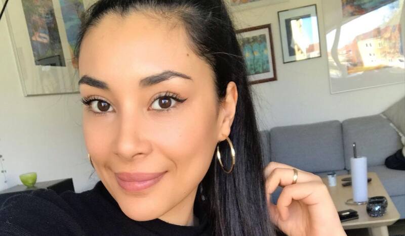 revolucionó Instagram con foto junto a su hija recién nacida.